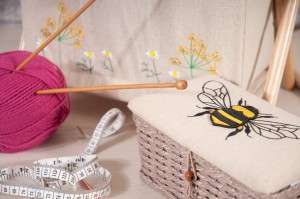 HobbyGift Sewing Box Small Linen Bee