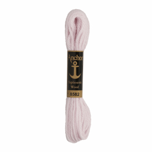 Anchor Tapestry Wool 10m Col.8582 Purple