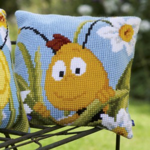 Vervaco Cross Stitch Cushion Kit - Willy In Daffodils